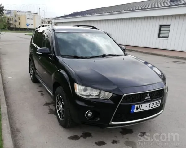 Mitsubishi Pārdodu Mitsubishi Outlander 2010. gada decembris,
