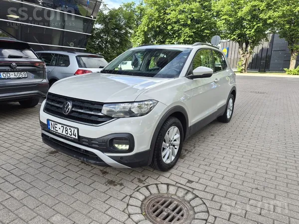 Uzņēmums pārdod Volkswagen T-Cross Life SO 1.0Tsi 110hp, 6 pakāpju manuālā pārnesumkārba. Automašīna pēc pilna servisa līzing ...