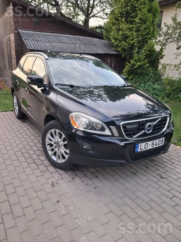 Jauns zobsiksnas komplekts nāk līdzi. Ja īsi, ļoti smuks un kopts Xc60 ar 2.