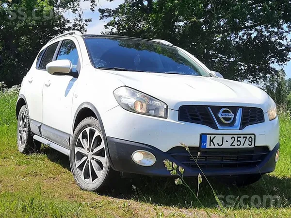 Nissan Pārdod auto braucošā, labā stāvoklī, uzliktas jaun