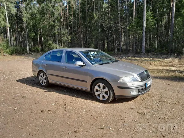Skoda Īpašnieks pārdod Škoda Octavia labā tehniskā un vi