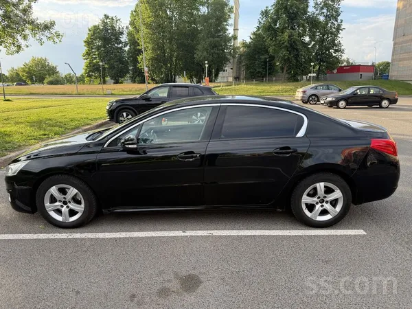 Peugeot Продаю надежный Peugeot 2013 года выпуска. Автомоб