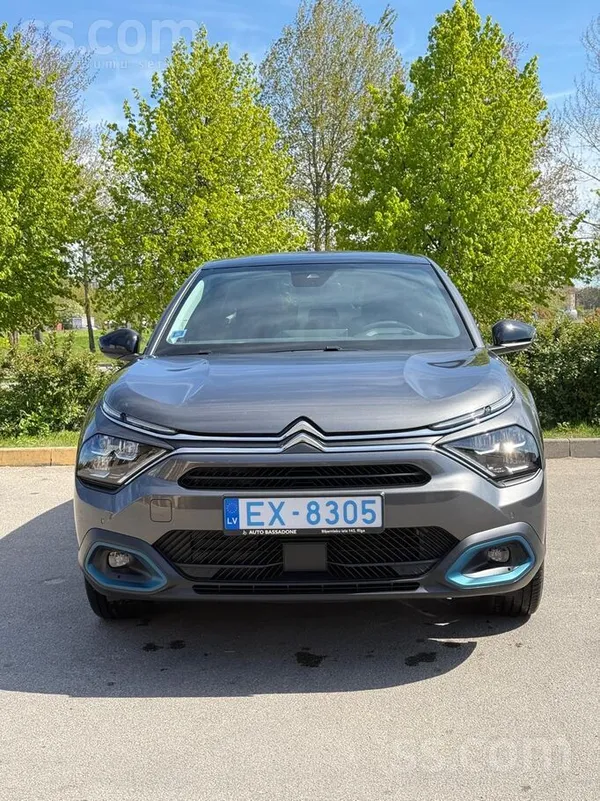 Citroen Citroen ë-C4 X – moderns 100% elektroauto.
