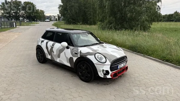 Mini Pārdod automašīnu, kas tiek lietota ikdienā. Burti