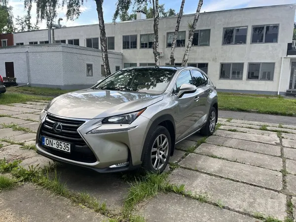 Lexus Pārdod uzņēmums (Sia)