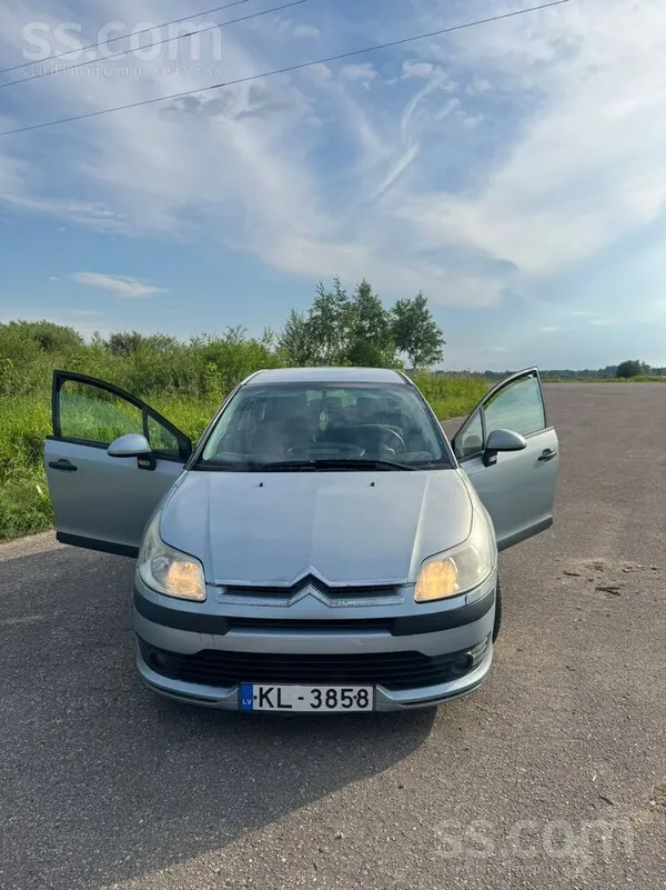 Citroen Citroen C4 1.6i Машина в хорошем визуально и техни