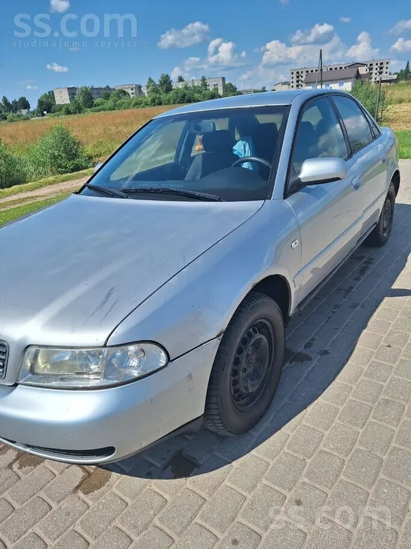 Audi Audi A4, labi stradā gan benzīnu , gan gāzi, samai