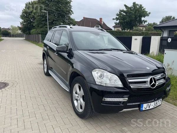 Mercedes Mercedes Benz GL 350 3.0D Bluetec. Чёрный кожаный