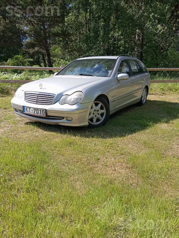 Mercedes Pārdodās dinamisks, ekonomisks c klases Mercedes, 