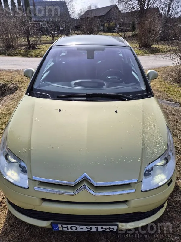 Citroen Pārdod dinamisku 2005. gada Citroën C4 Vts ar jaud