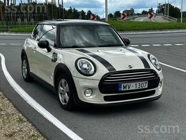Mini Pārdodu koptu un uzticamu Mini Cooper 2015. gads 1
