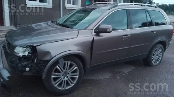 Продаю Volvo Xc90 2, 4. Автомобиль изначально покупался под восстановление,