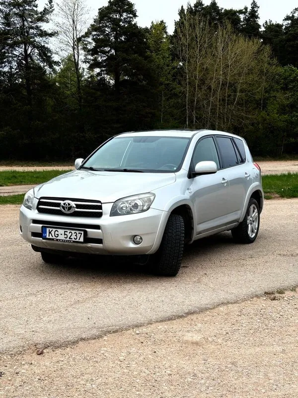 Toyota Ērts, ietilpīgs, ekonomisks, jaudīgs. 2.2 dīzelis 