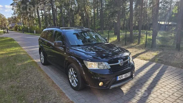 Vienīgais īpašnieks pārdod automašīnu, pret kuru izturējās saudzīgi. Iegādāta Latvijā jauna pie dīlera, patiess nobraukums 19 ...