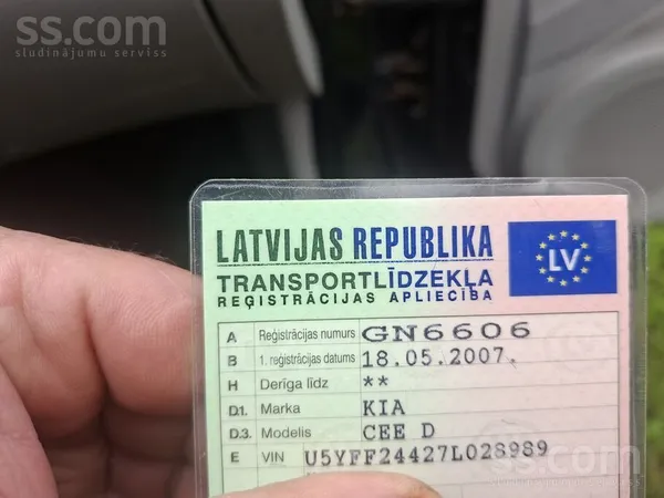 KIA Pārdod. TA līdz decembrim. Šur tur grab. Ir parūsē