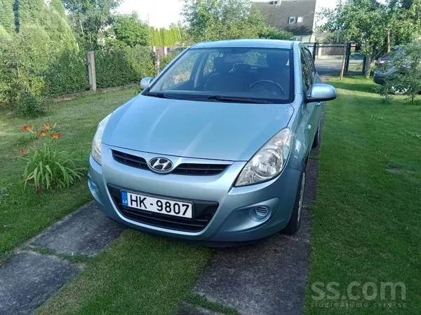Hyundai Pārdod automašīnu labā tehniskā un vizuālā stāvokl