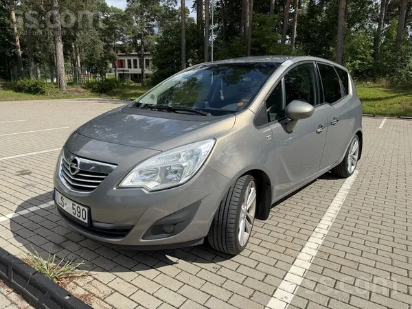 Opel Pārdod Opel Meriva