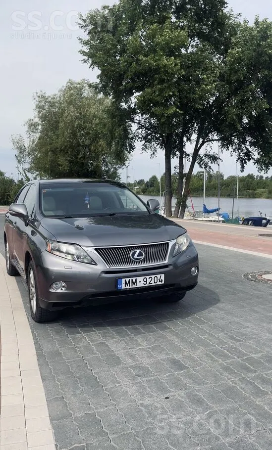 Lexus Продаю надежный и ухоженный автомобиль Lexus Rx450
