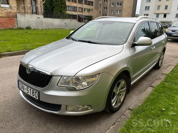 Skoda Pārdod Škoda Superb automašīnu, 2010. gads, 2.0 dī