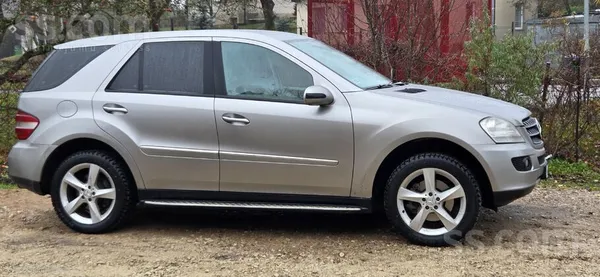 Mercedes Pārdonu Ml280 (bez pneimo piekares), auto labā teh