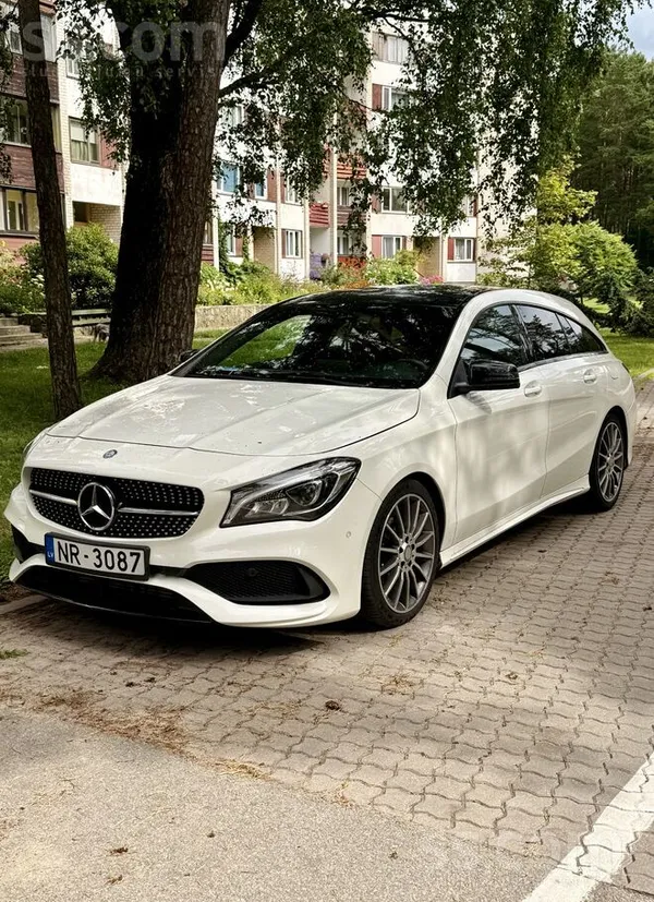 Mercedes Mercedes-Benz Cla 180 Shooting Brake Amg Line. 