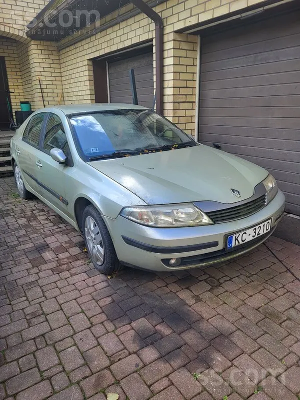 Renault Pārdodu ejošu renault Laguna 2 veselu rezerves daļ