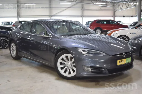 Tesla Model S Long Range Plus, 2020.gada. 219 Kw (298 Hp)

Par iespēju apskatīt automašīnu klātienē, lūgums sazināties ar p ...