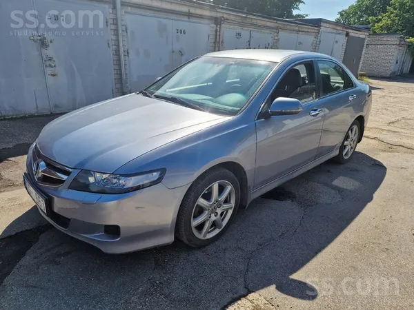 Honda Dazreiz karba krit avarijas rezima. Pa jauno iedar