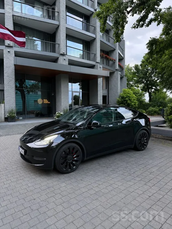 Tesla Model Y Performance Dual Motor Awd в отличном состоянии. Самая заряженная верс