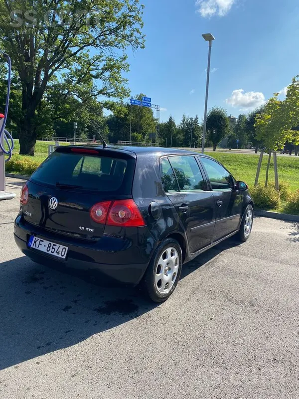 Volkswagen Pārdodu 2007. gada Volkswagen Golf 5.
