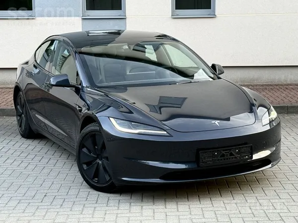 Tesla Jauna Auto stavoklis. 