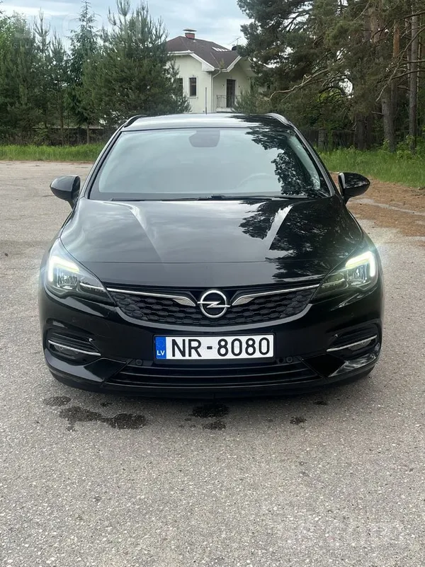 Opel Pārdod Opel Astra 1.5 dīzeli ar oriģinālu nobrauku