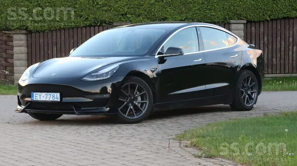 Tesla Model 3 Long Range Dual Motor. 
Auto teicamā tehniskā kārtībā ar pierādāmu noskrējienu. 
Batereja teicamā kārtībā. Ar ...