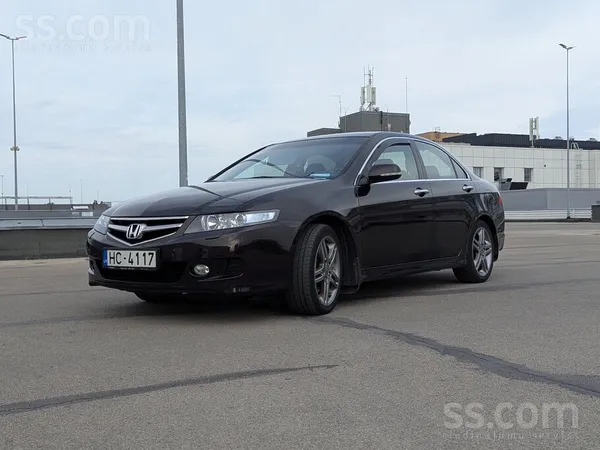 Honda Pārdodu Honda Accord 2.0 Sedans 
