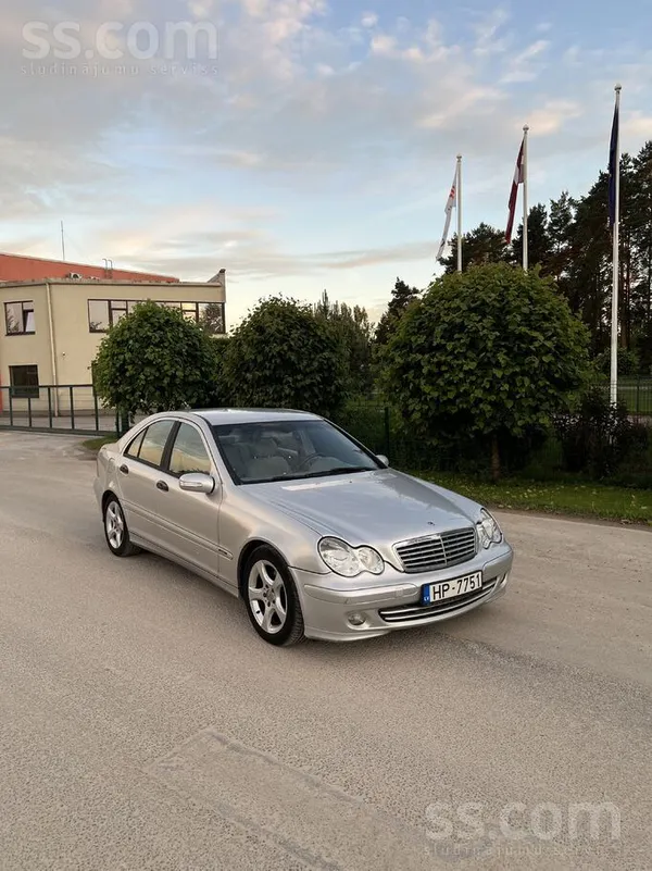 Mercedes Pārdodam labi uzturētu un koptu Mercedes-Benz C200