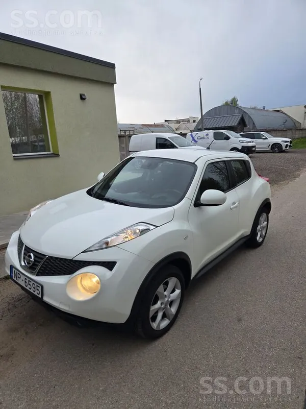 Nissan Tiek tirgots sterils, kopts, un mīlēts auto. Mamma