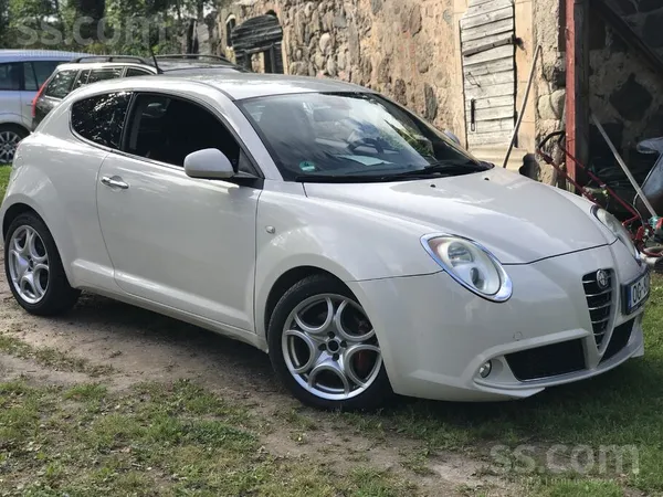 Alfa-Romeo Alfa Romeo Mito 1.4 T-Jet 155 ZS 6Mt Alfa Dna 195 