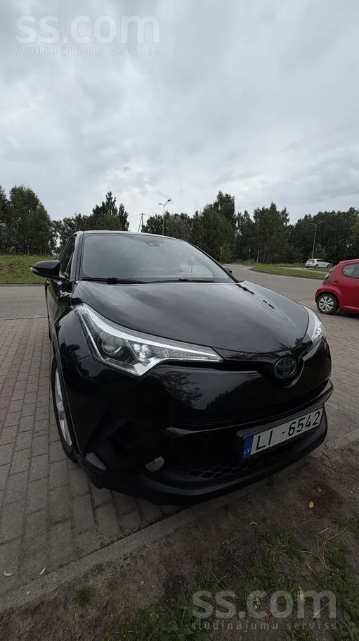 Toyota Продаётся ухоженный Toyota C-Hr в хорошем техничес