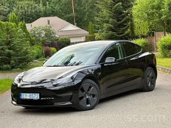 Tesla Pieejams Ekii atbalsts