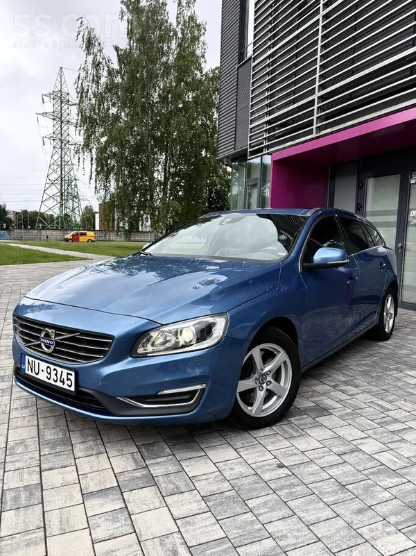 Volvo Pārdodu Volvo V60 Awd, 2.4 Dizelis (5cilindri) 140