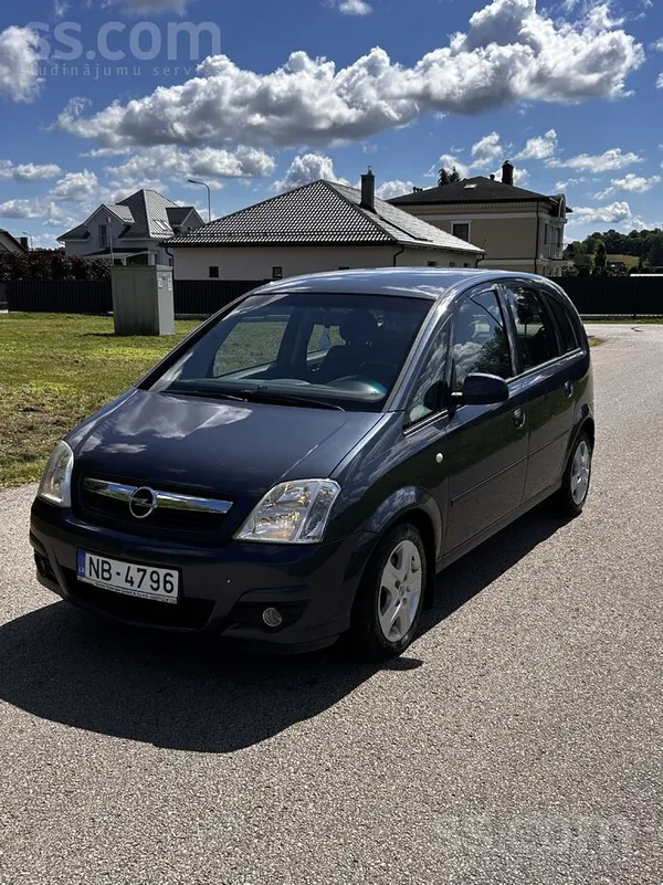 Opel Pārdodu Merivu labā vizuālā un tehniskā stavokli. 