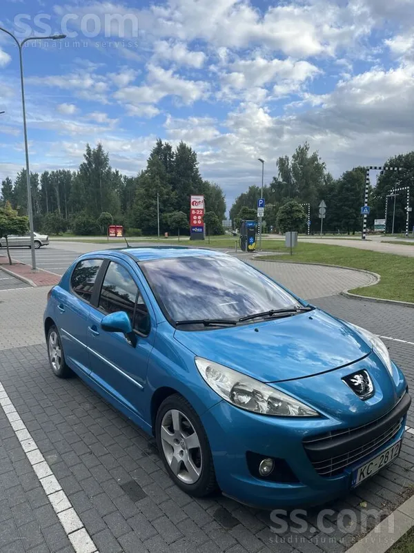 Peugeot Auto teicamā tehsniskā stāvoklī, klimata kontrole 