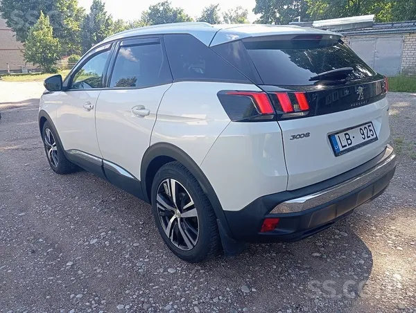 Peugeot Pārdod Peugeot 3008.