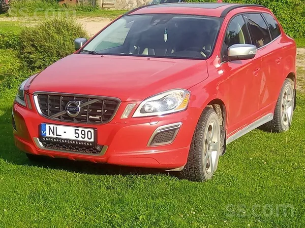 Volvo Tehniski un vizuāli labā stāvoklī.