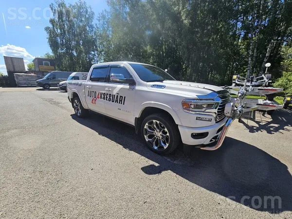 Dodge Pārdodu Dodge Ram 1500 Longhorn, 5, 7 litru E-Torc