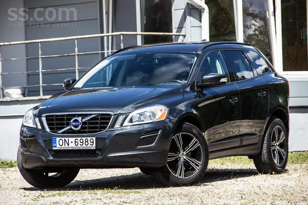 Volvo Volvo Xc-60 Momentum Awd 2.4 D3-163 z/s