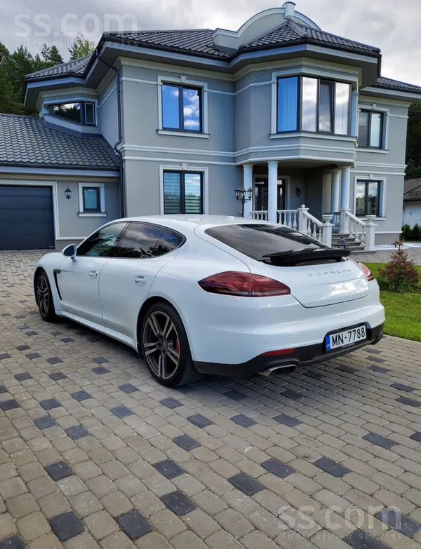 Porsche Pārdodu ekskluzīvo, ļoti smuko porcshe panamera, b