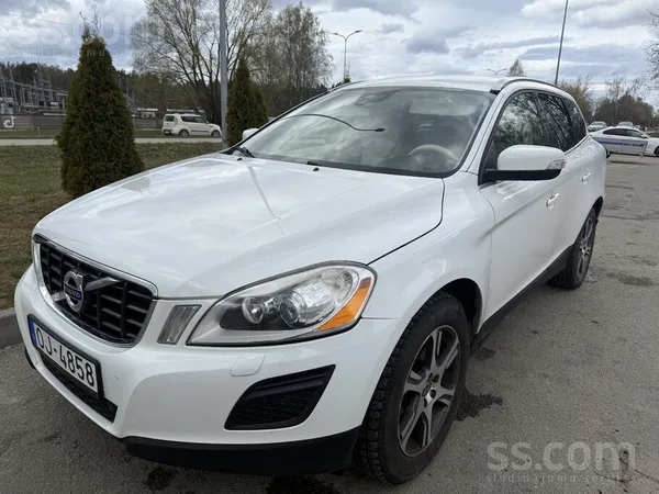 Volvo Pārdod Volvo Xc60; nomainīta zobsiksna, kā arī Hal