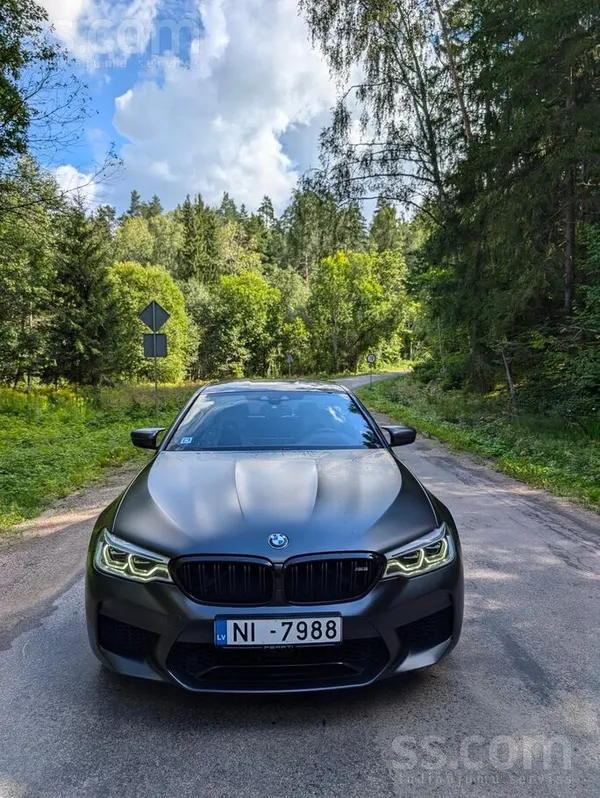 BMW Pārdodu M5 F90 labā stāvoklī, kopts tikai pie dīle