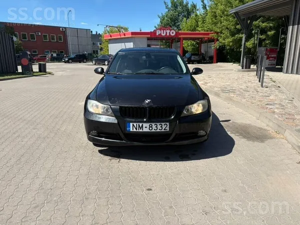 BMW Steidzami pārdodu koptu BMW 318 (E90) 2.0L benzīnu